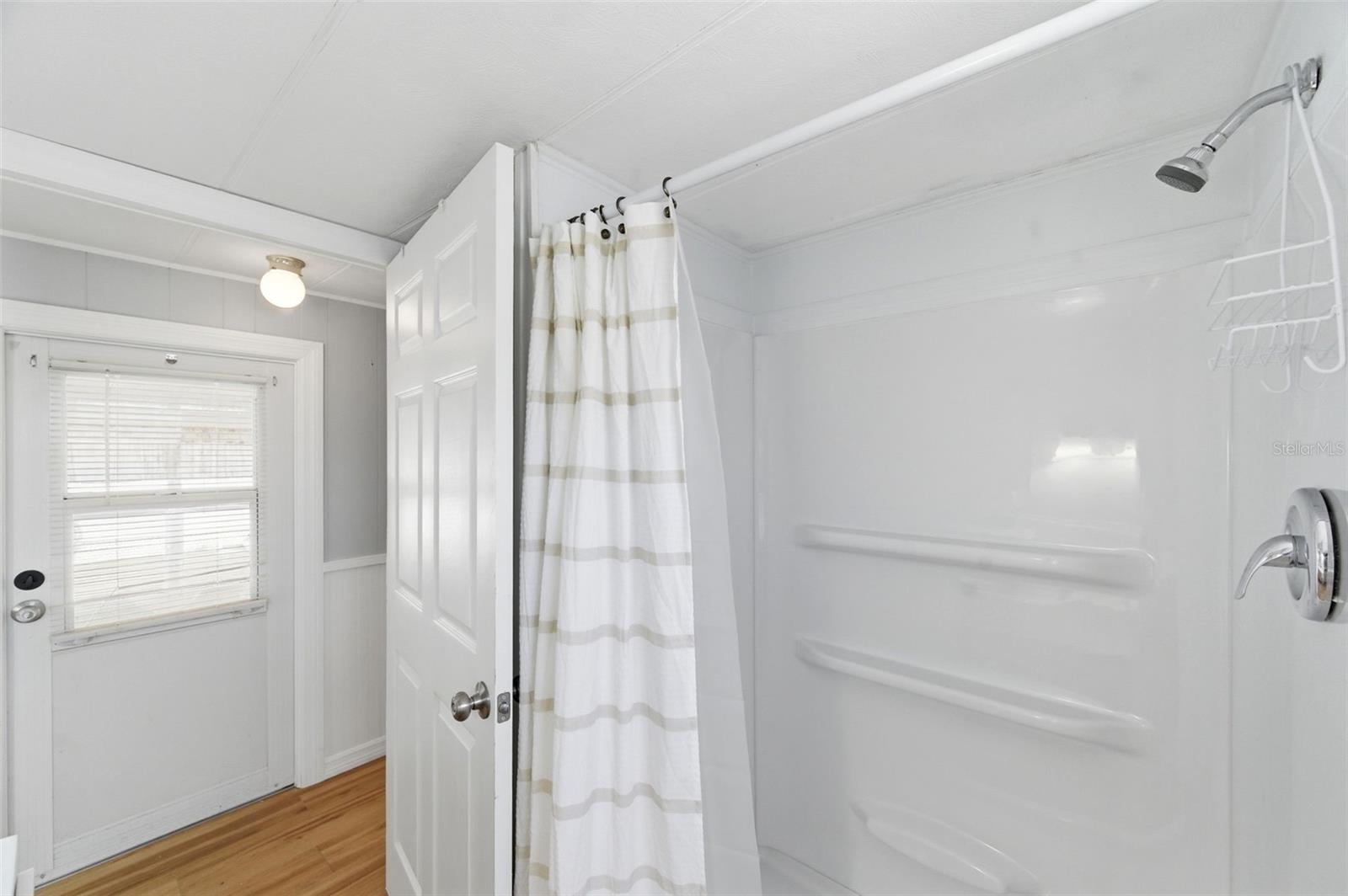10913 LIBERTY DR — photo 25