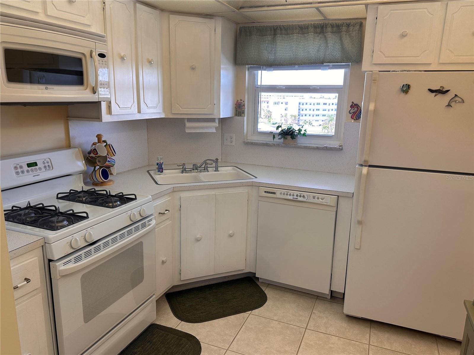 5900 SHORE BLVD S #504 — photo 6