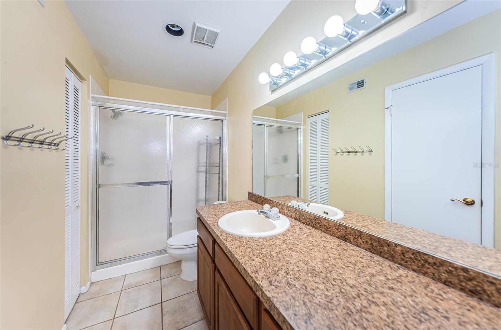 802 LENNOX RD W #802 — photo 17