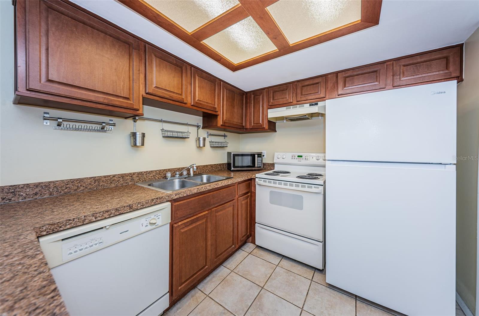 802 LENNOX RD W #802 — photo 8