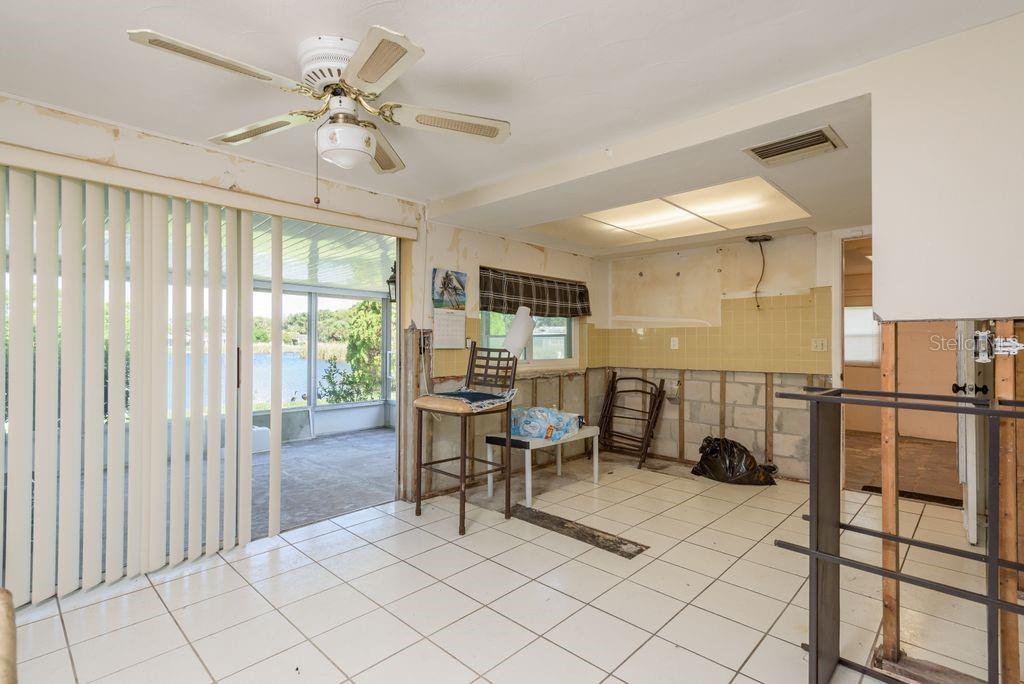 3552 BLUEBELL LN — photo 10
