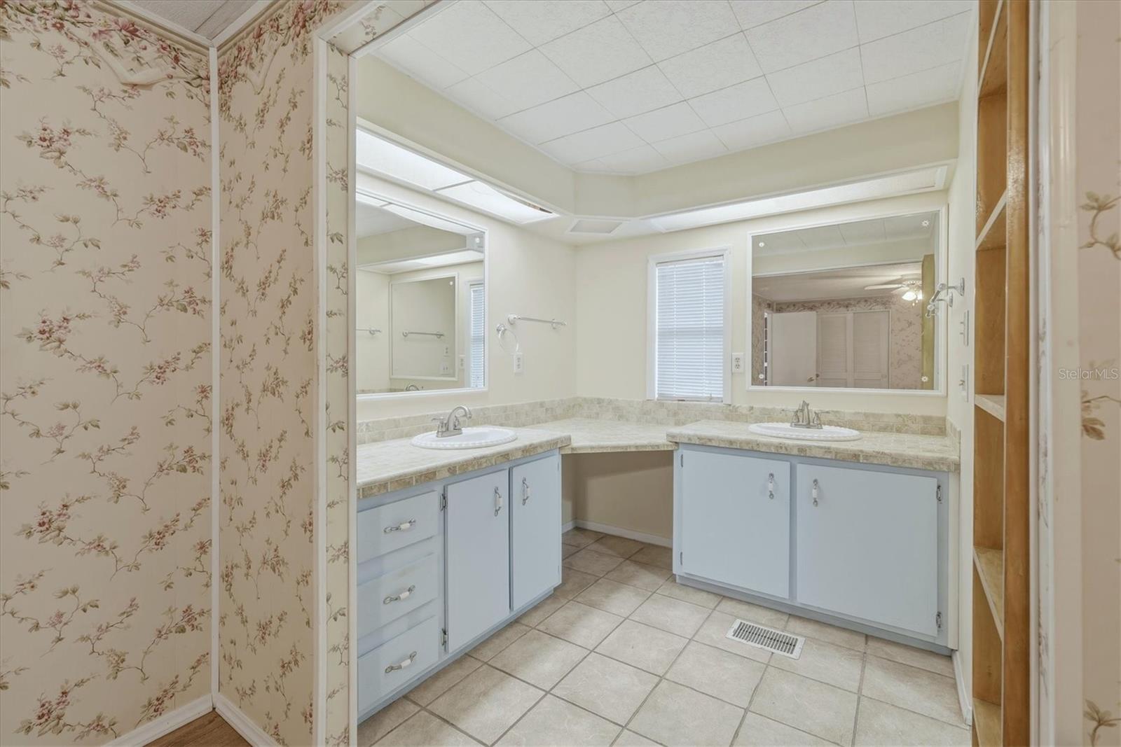 6710 36TH AVE E #201 — photo 17