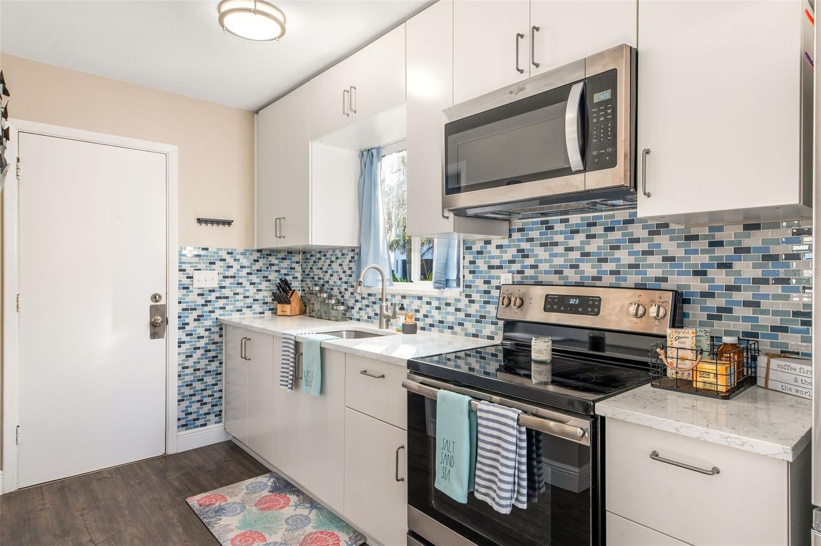 1704 WISCONSIN LN — photo 9