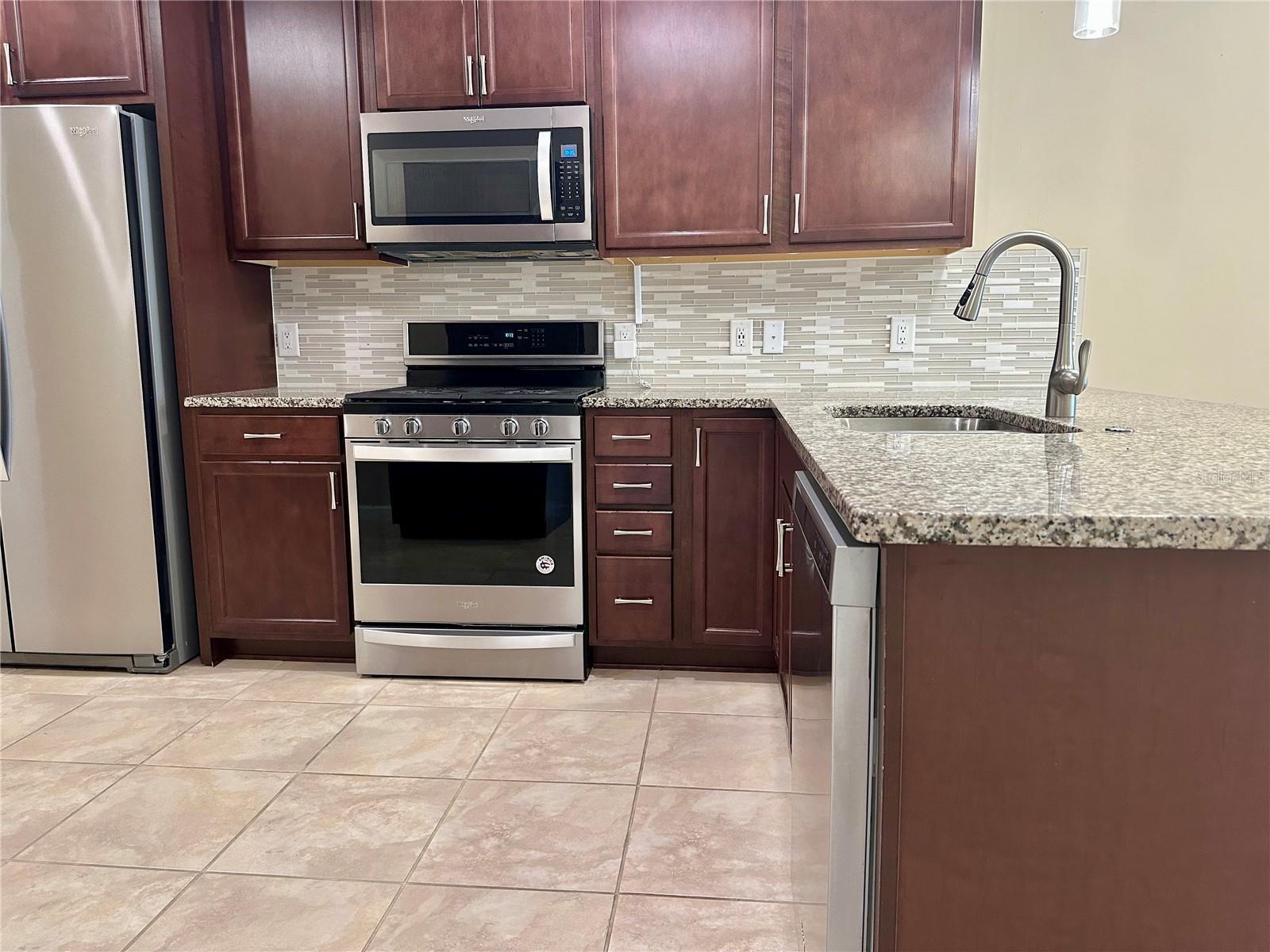 17631 CAMDEN DR — photo 16