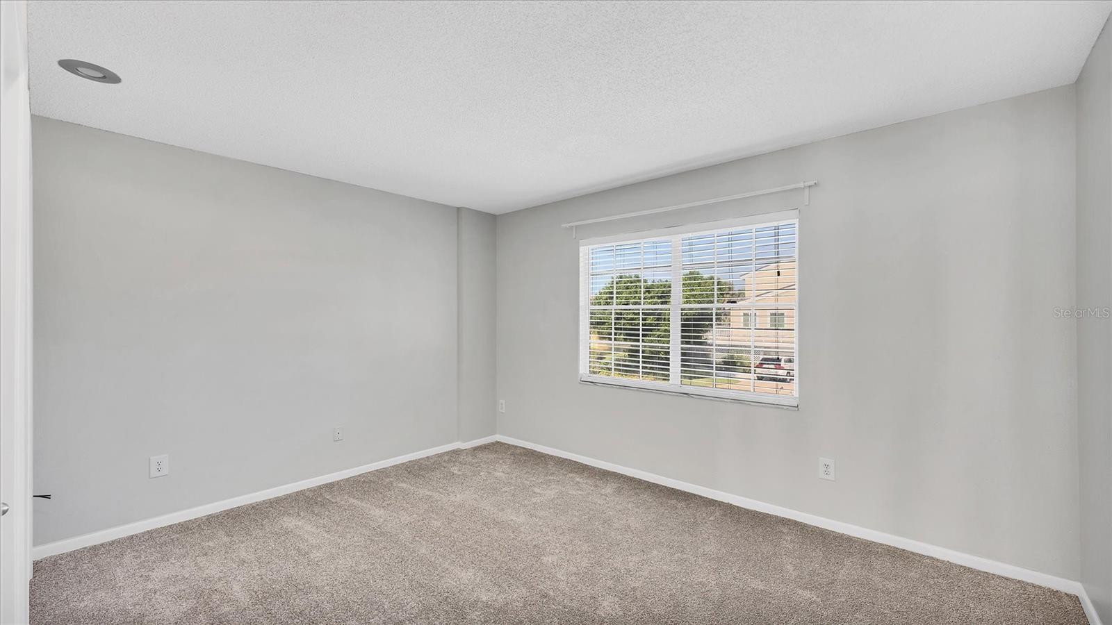 120 SANDS POINT DR — photo 27