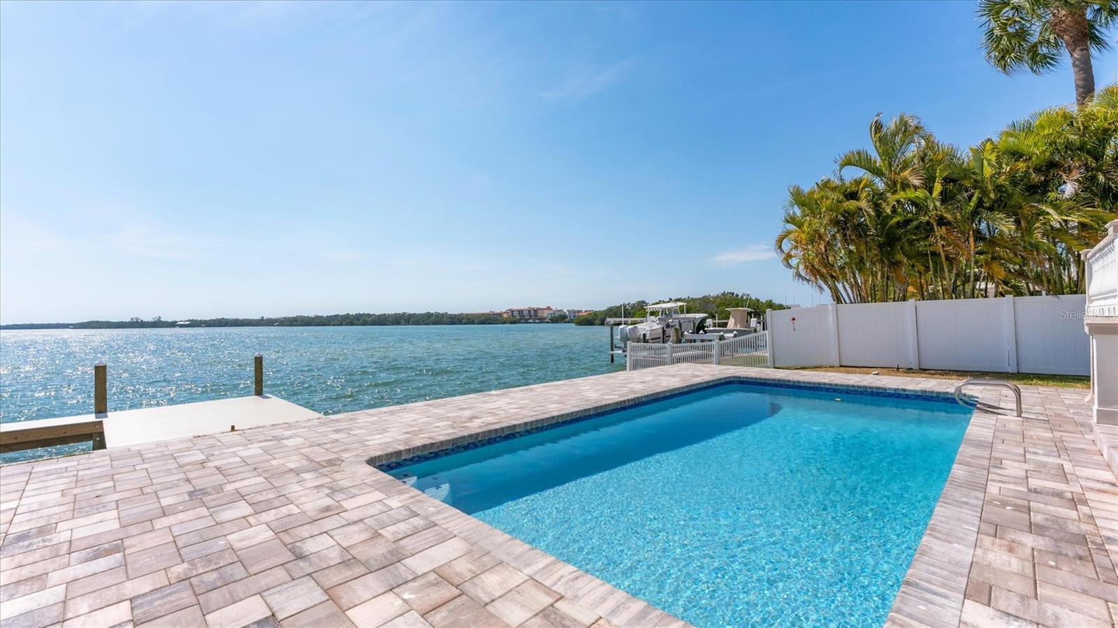 120 SANDS POINT DR — photo 39