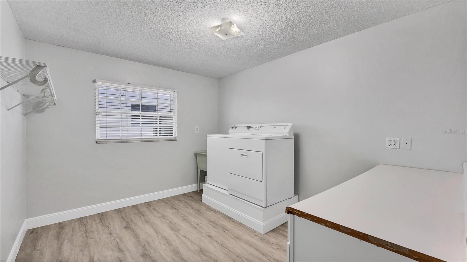 120 SANDS POINT DR — photo 48