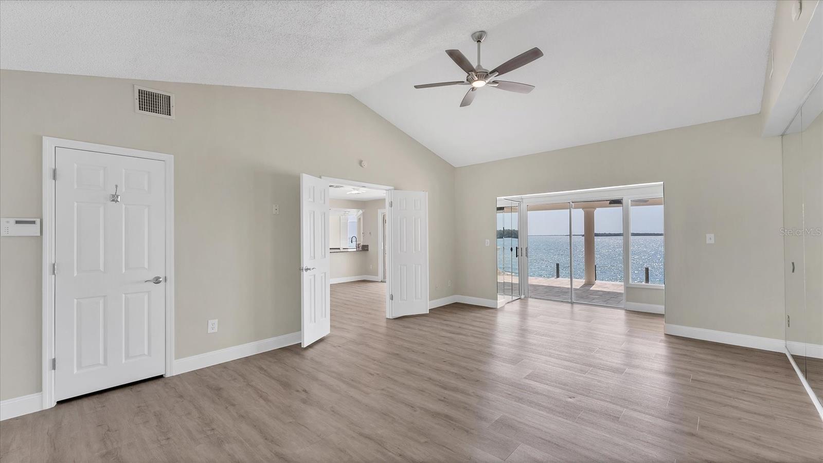 120 SANDS POINT DR — photo 16