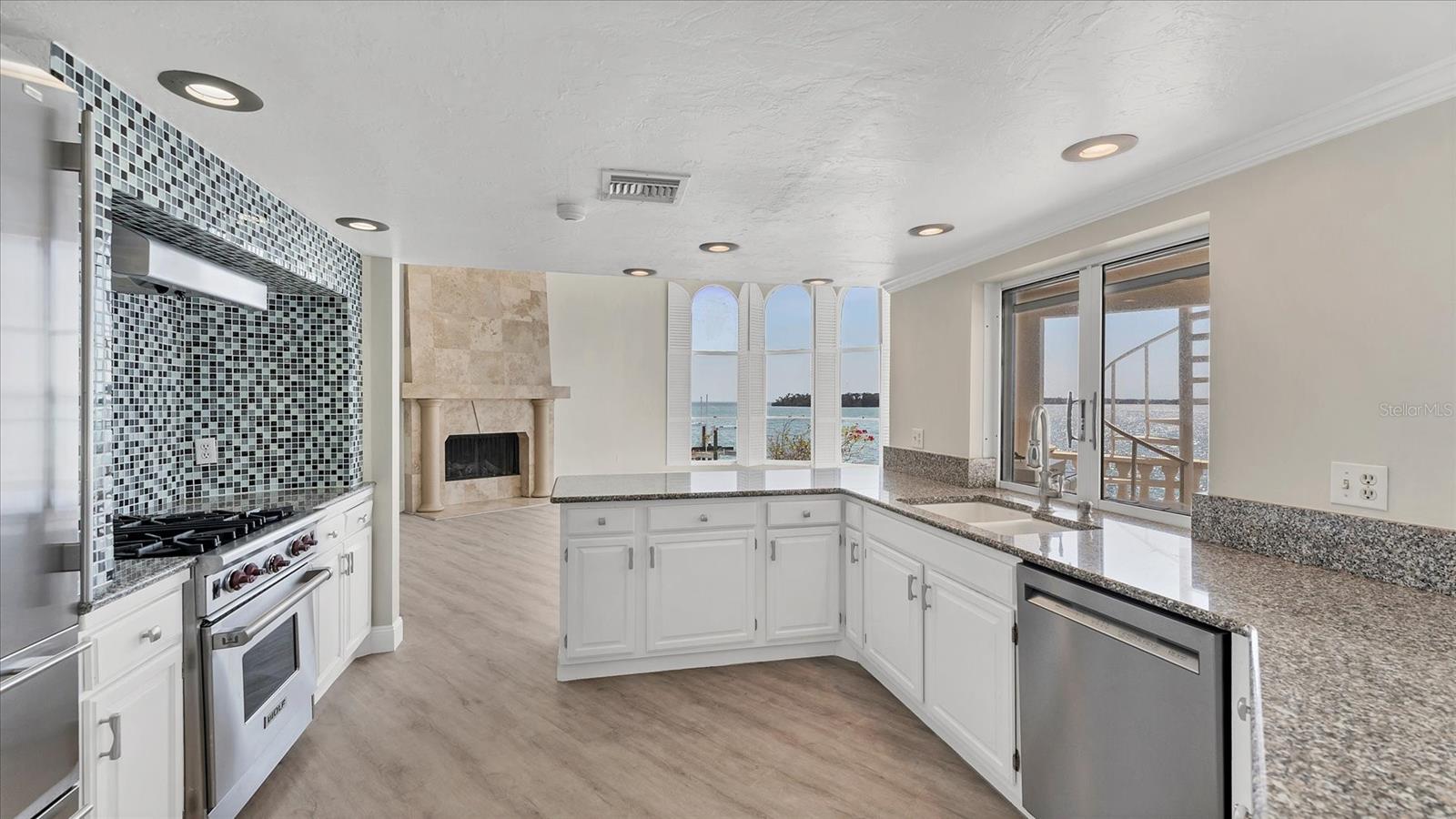 120 SANDS POINT DR — photo 11