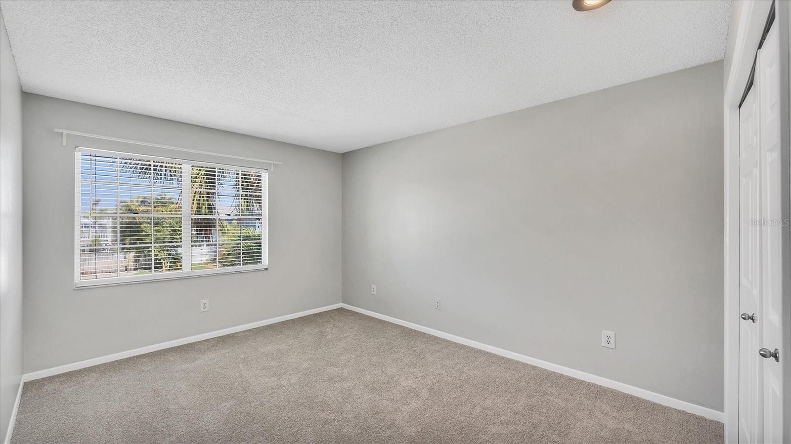 120 SANDS POINT DR — photo 24