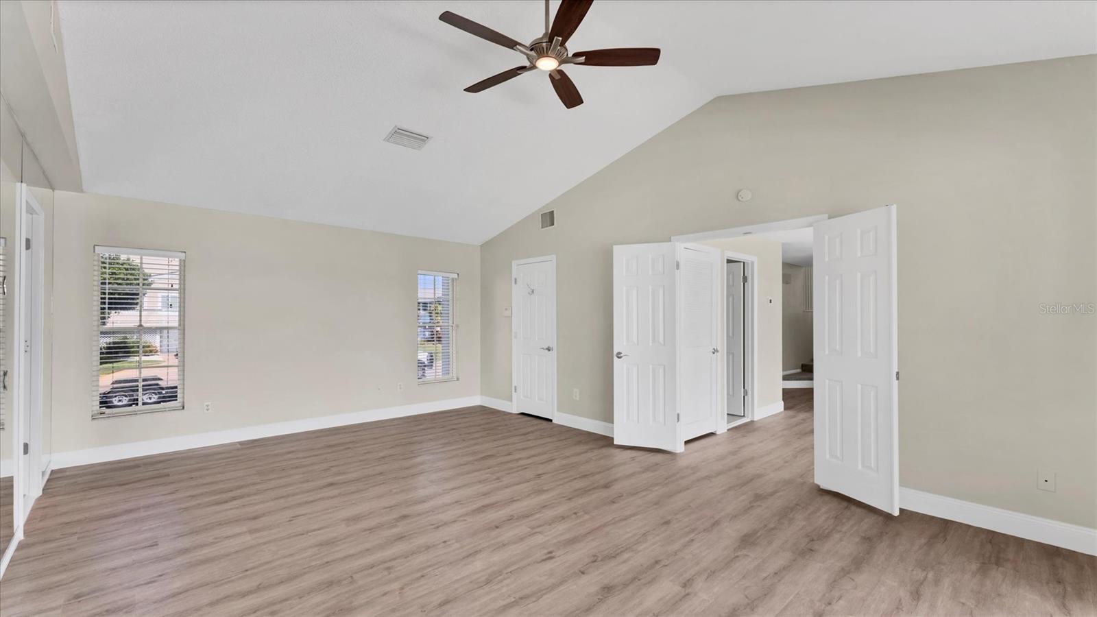 120 SANDS POINT DR — photo 17