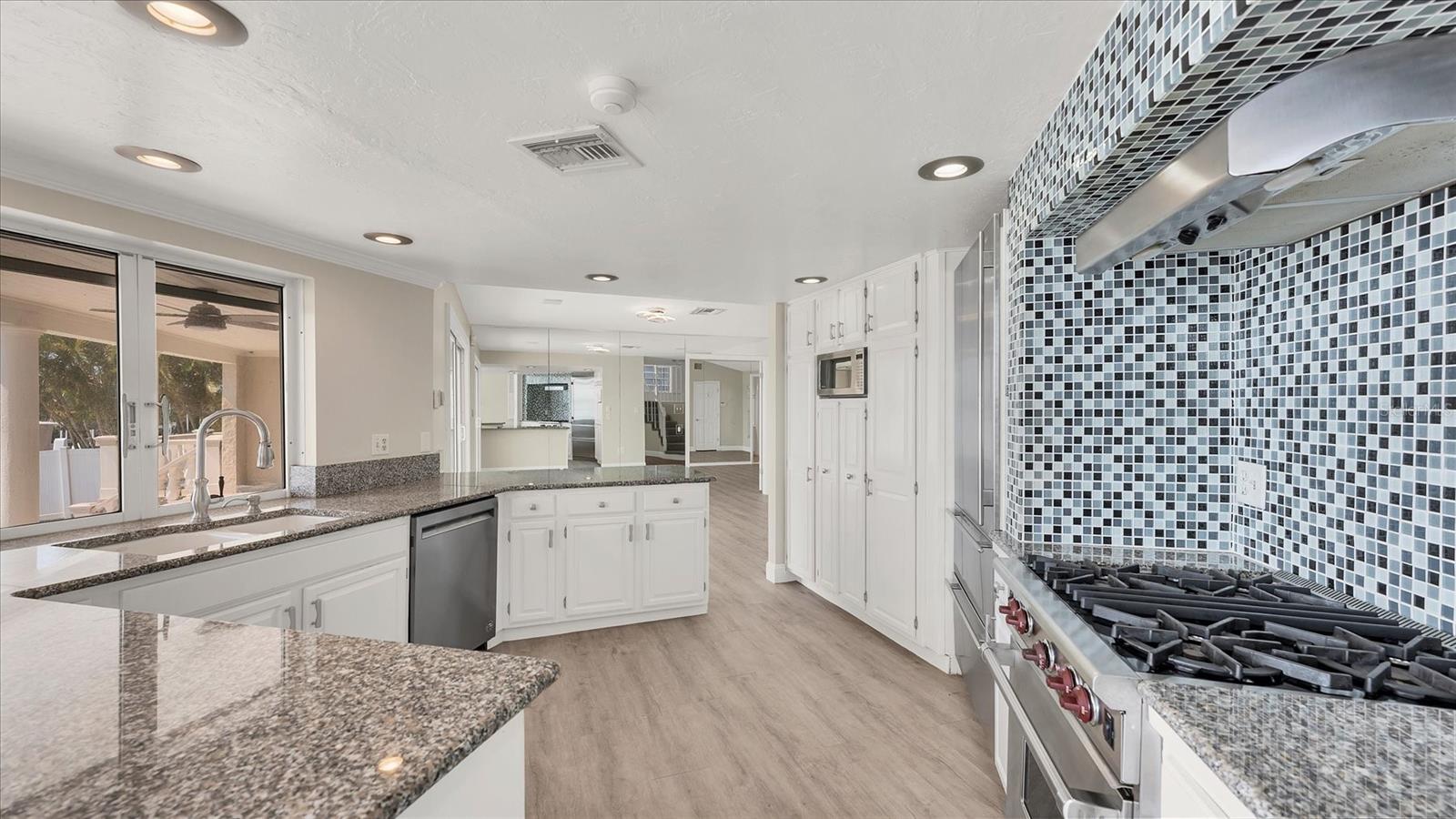 120 SANDS POINT DR — photo 10