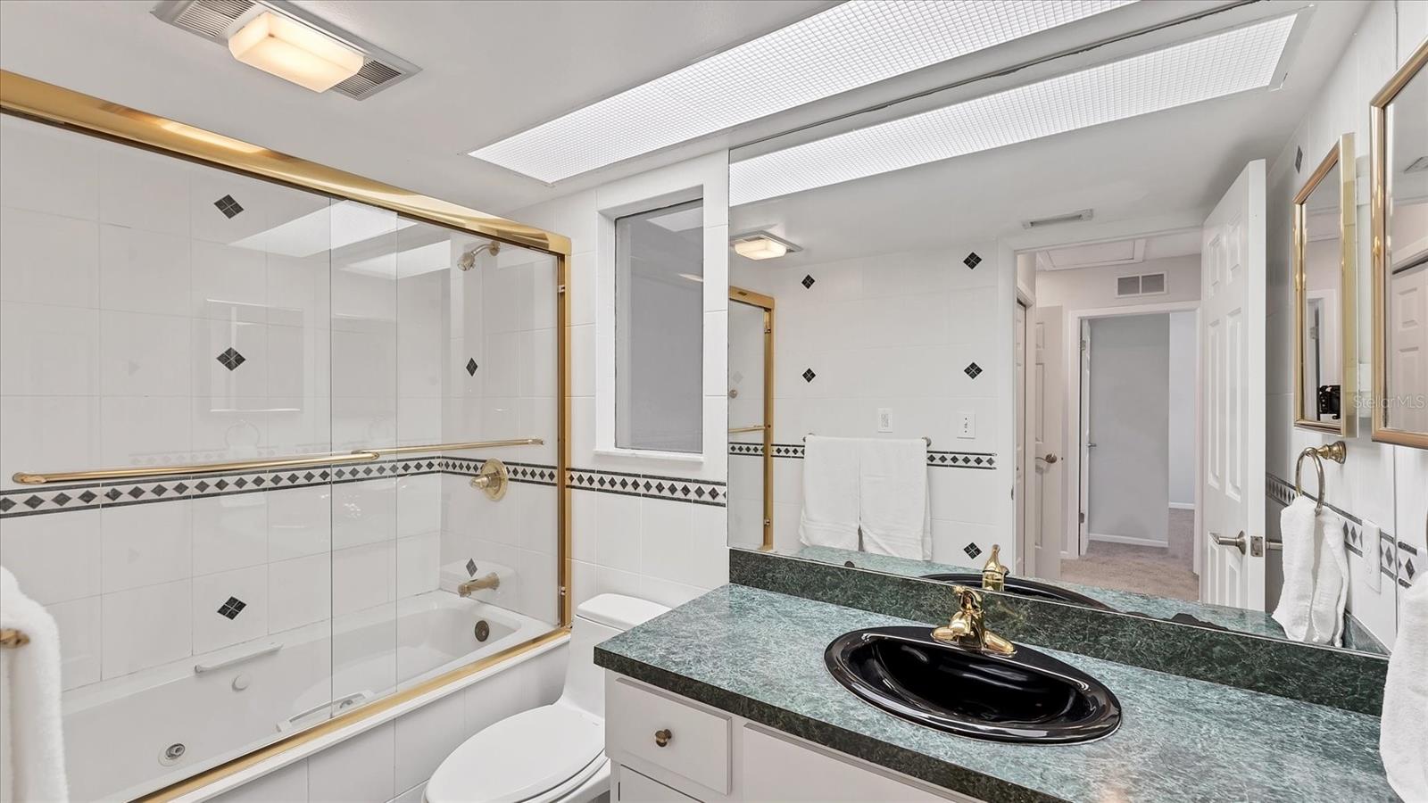 120 SANDS POINT DR — photo 26