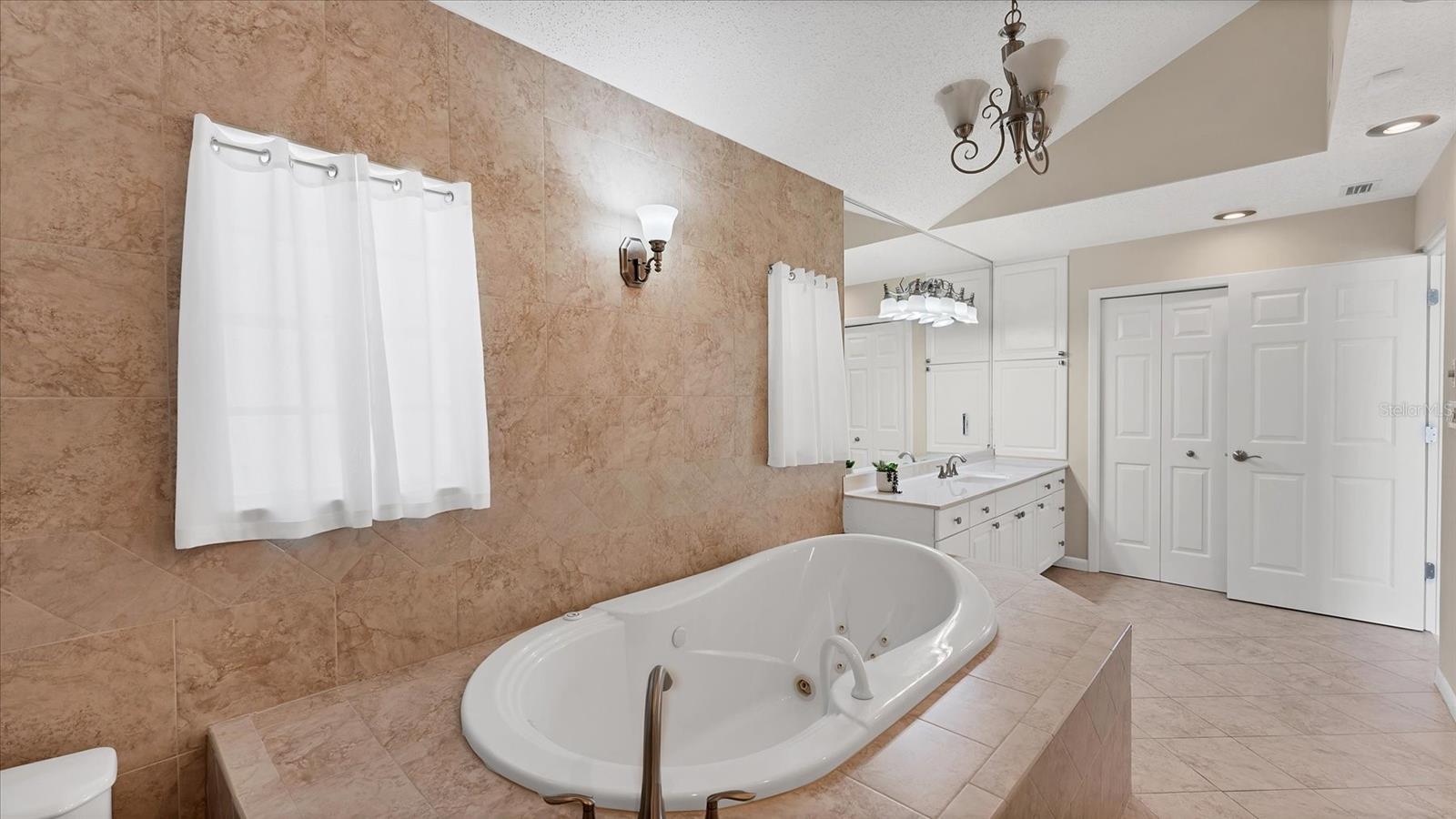 120 SANDS POINT DR — photo 19