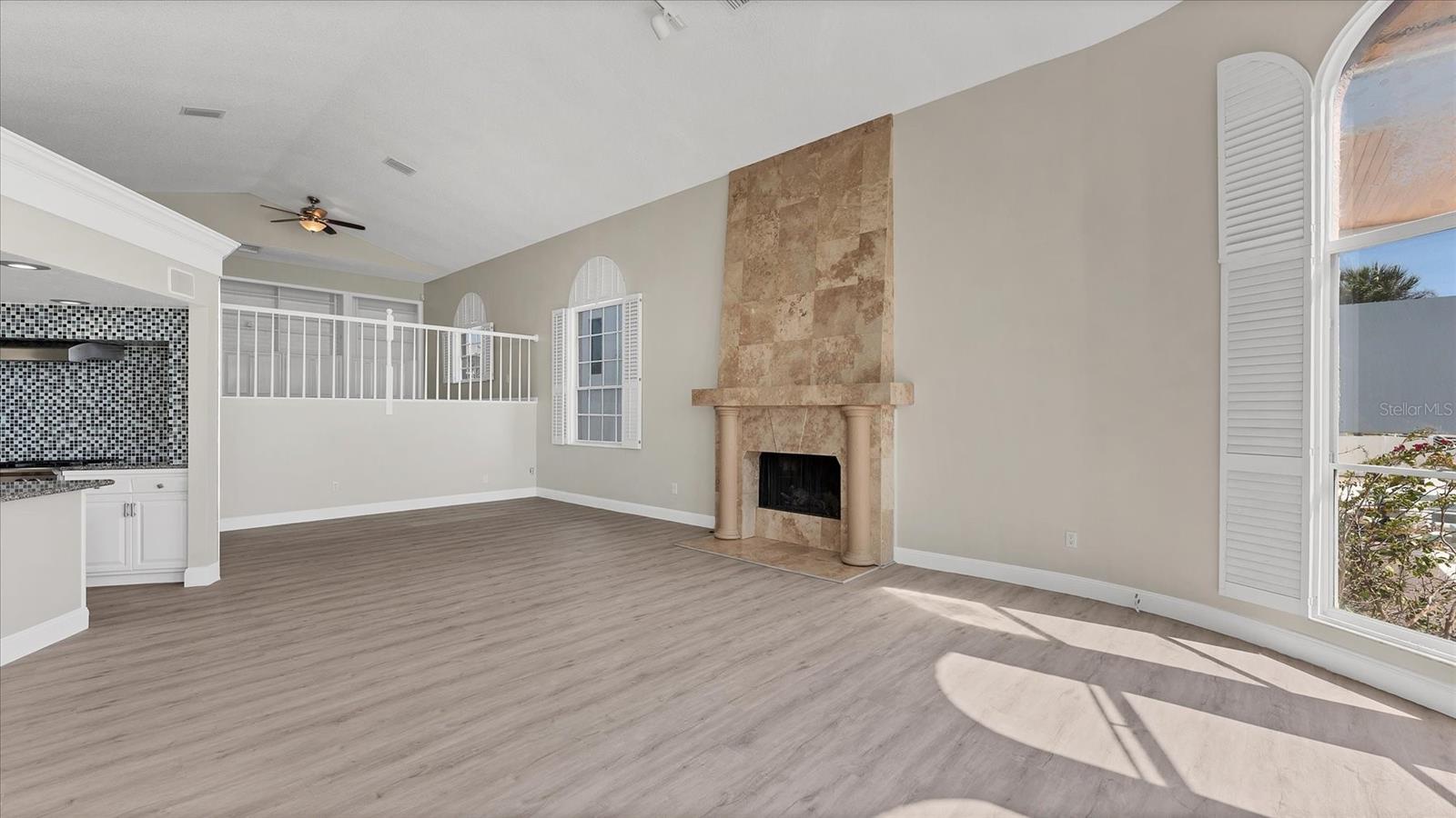 120 SANDS POINT DR — photo 8