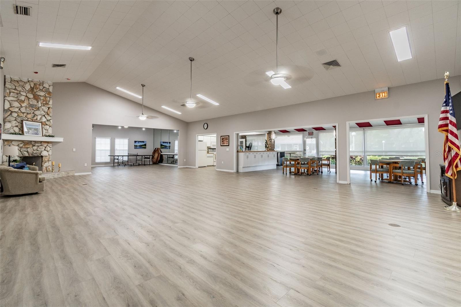 5611 GARDEN LAKES DR — photo 47