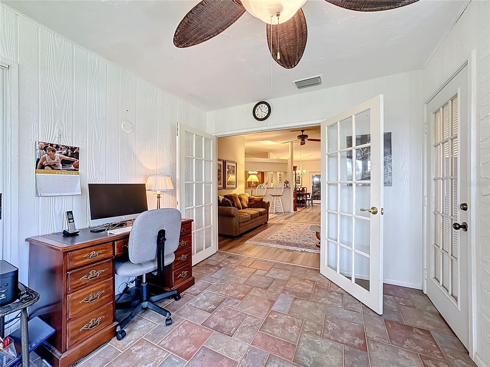 5611 GARDEN LAKES DR — photo 29