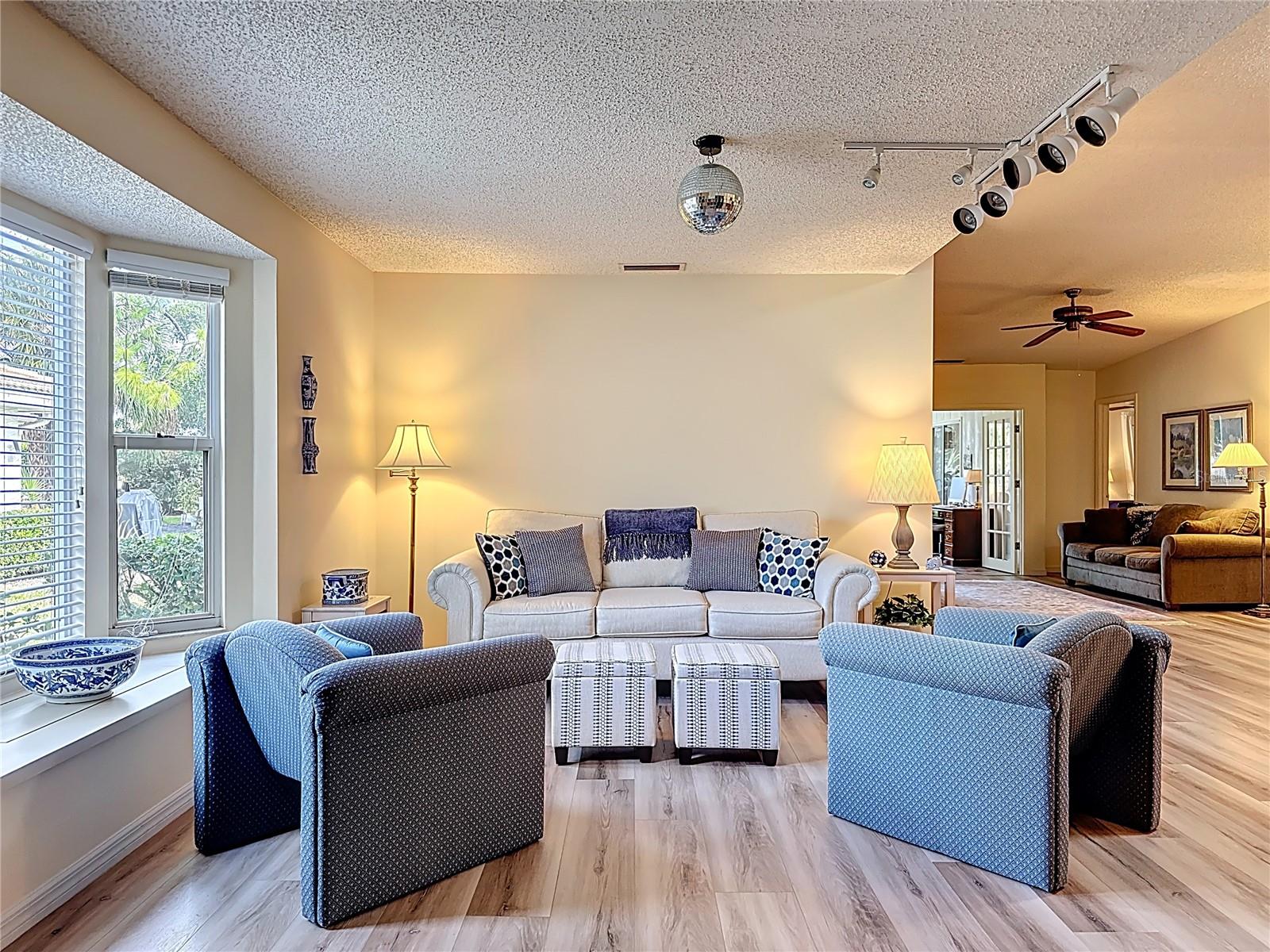 5611 GARDEN LAKES DR — photo 7