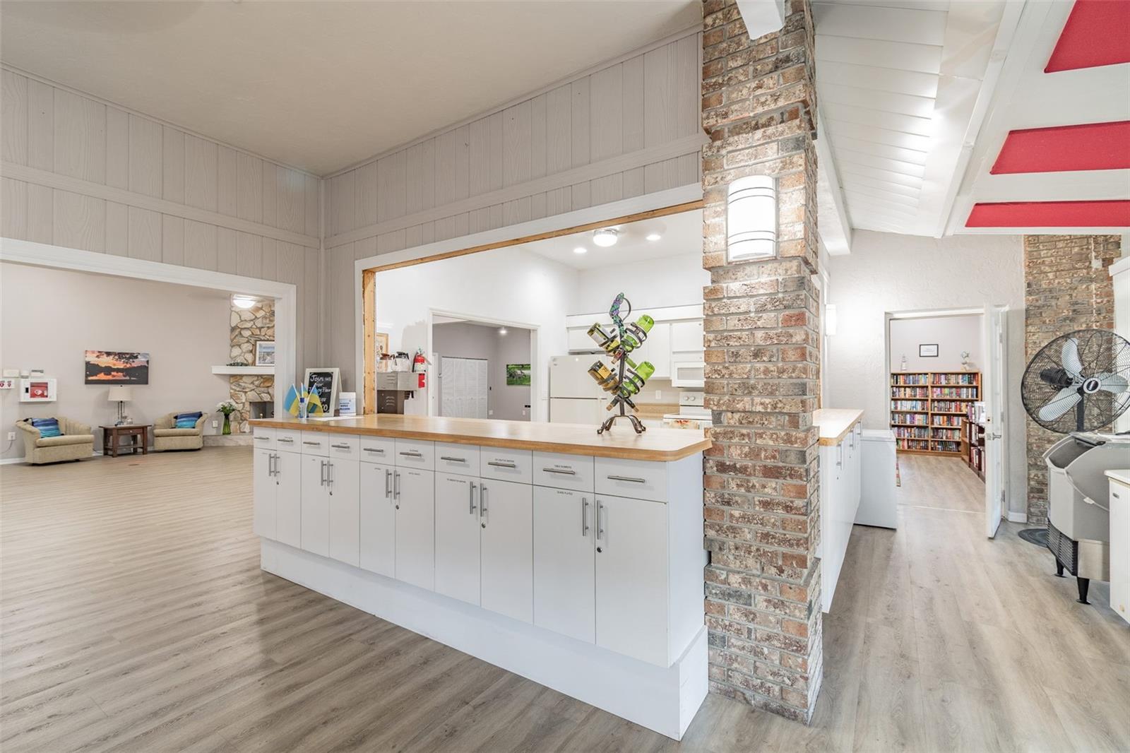 5611 GARDEN LAKES DR — photo 44