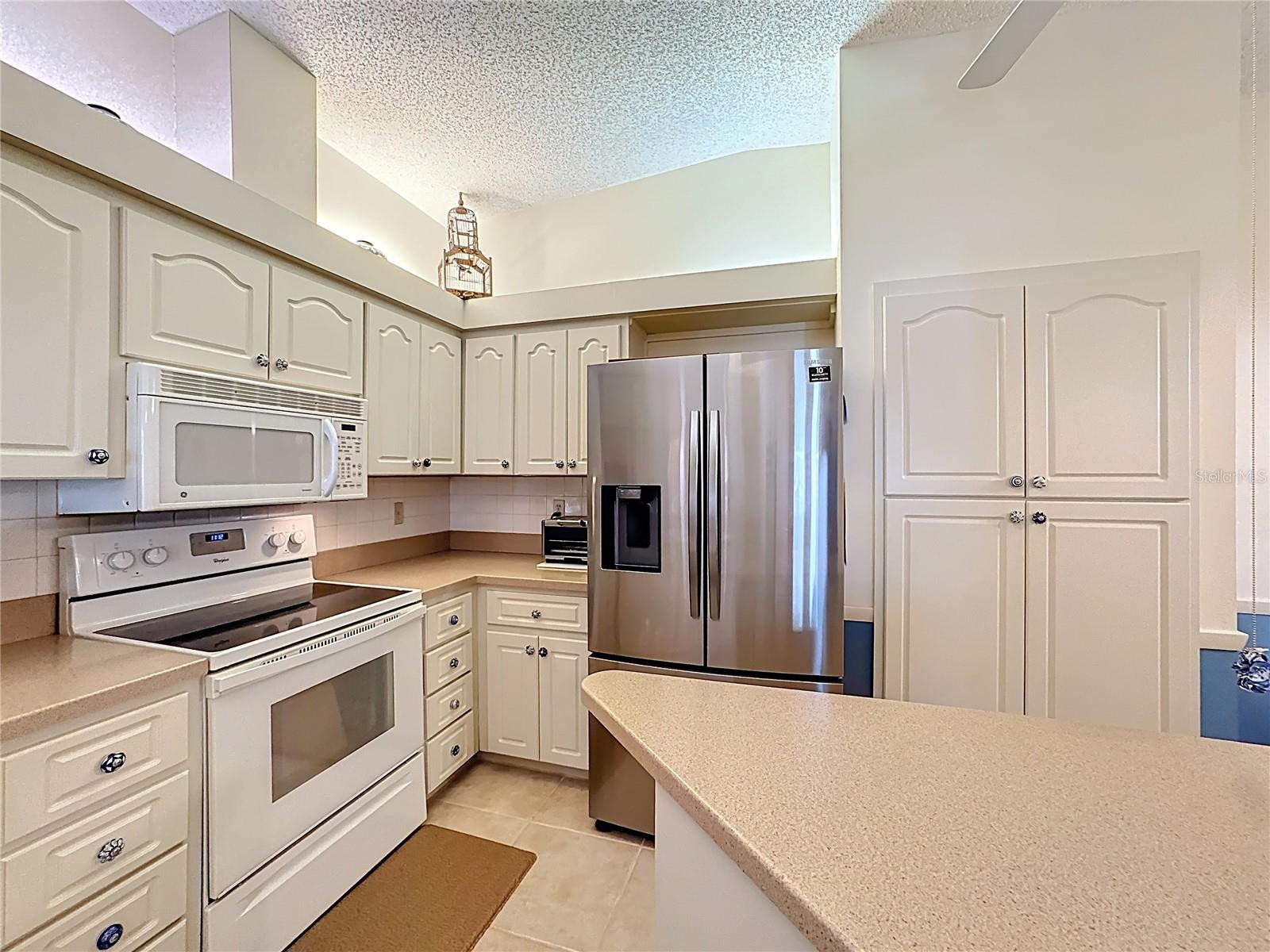 5611 GARDEN LAKES DR — photo 16