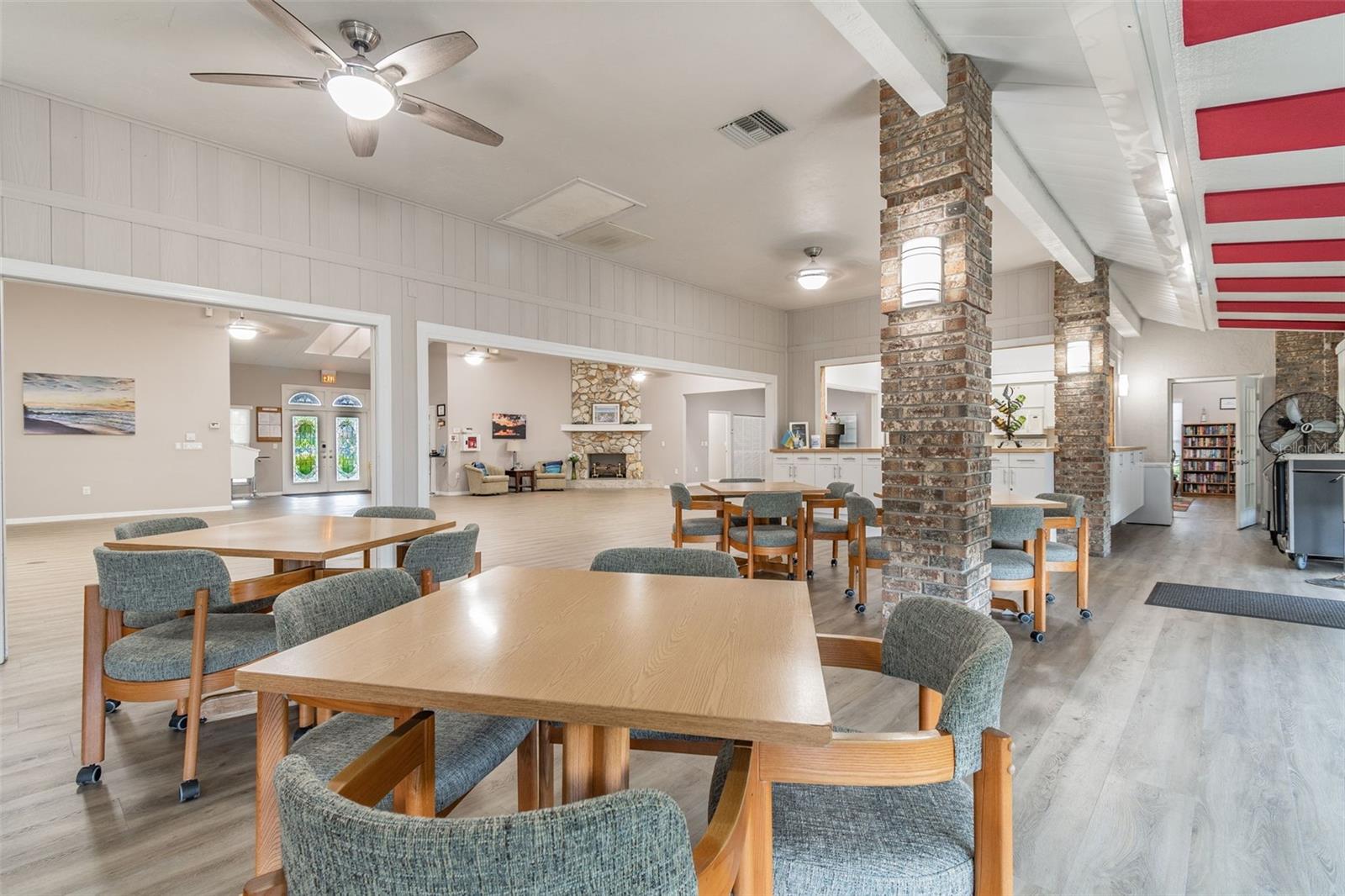 5611 GARDEN LAKES DR — photo 46