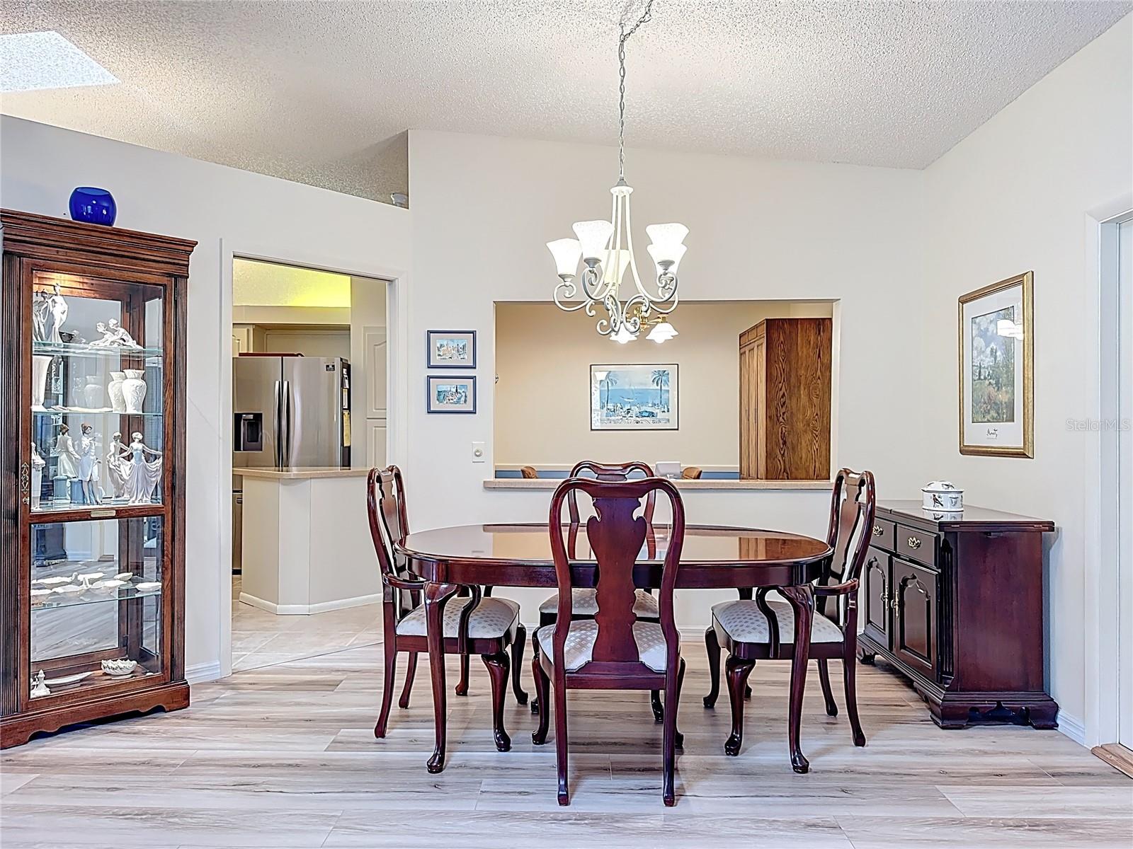 5611 GARDEN LAKES DR — photo 12
