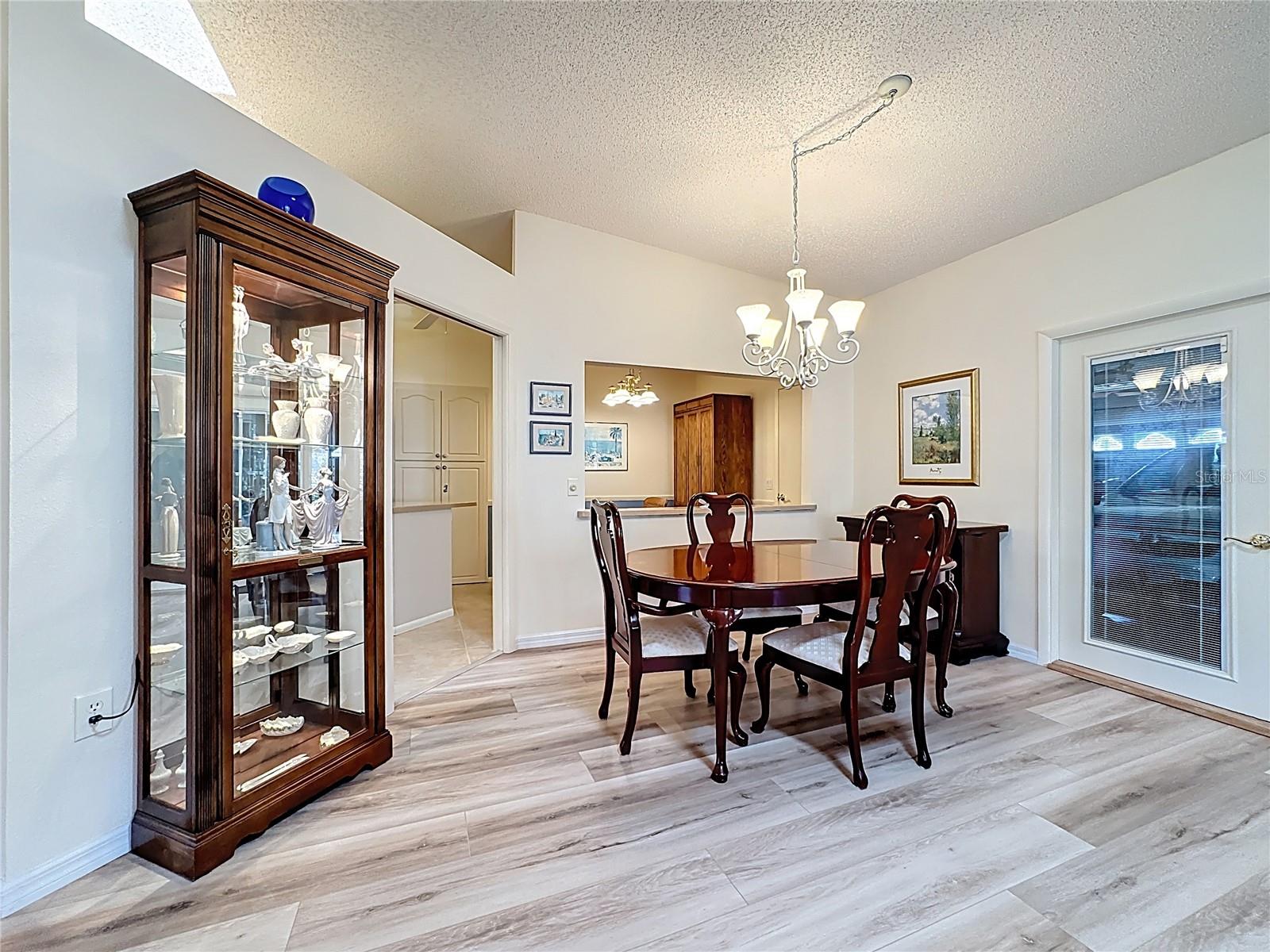 5611 GARDEN LAKES DR — photo 11