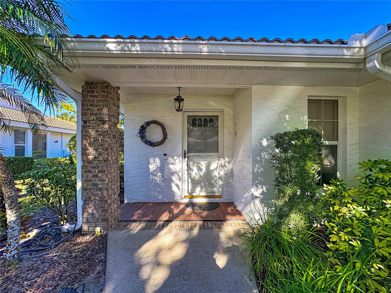 5611 GARDEN LAKES DR — photo 2