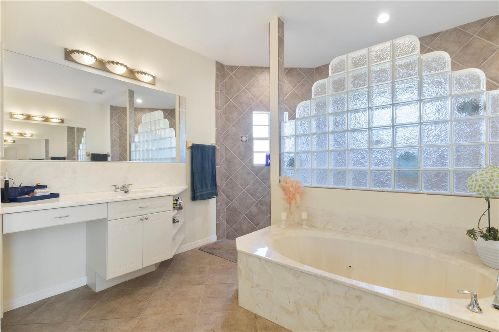 6603 LAPIDUS RD — photo 28
