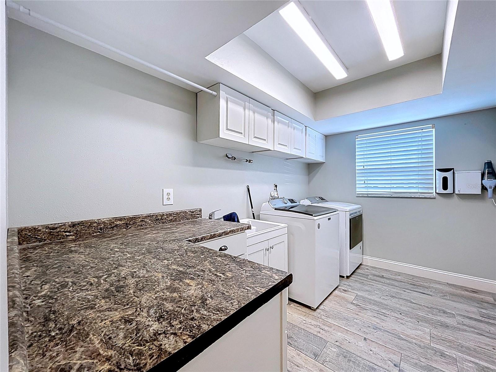 10655 LAKEVIEW DR — photo 28