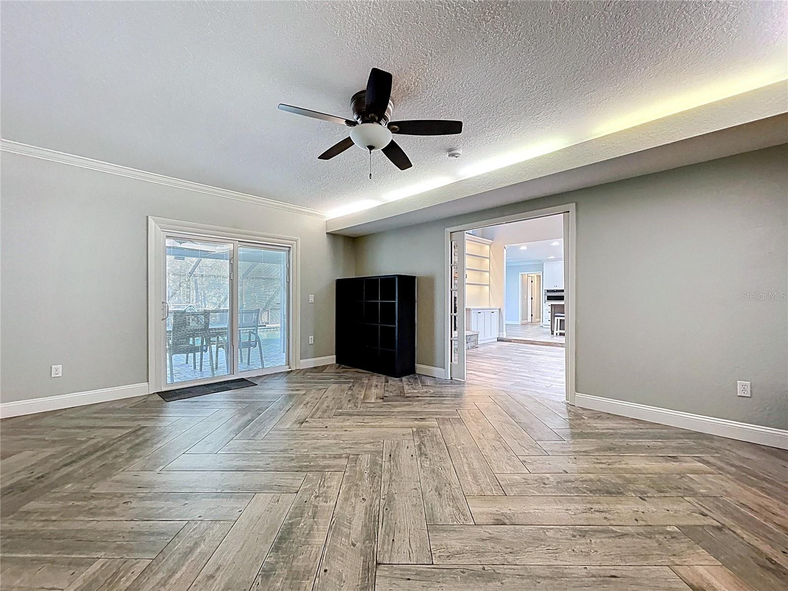 10655 LAKEVIEW DR — photo 24