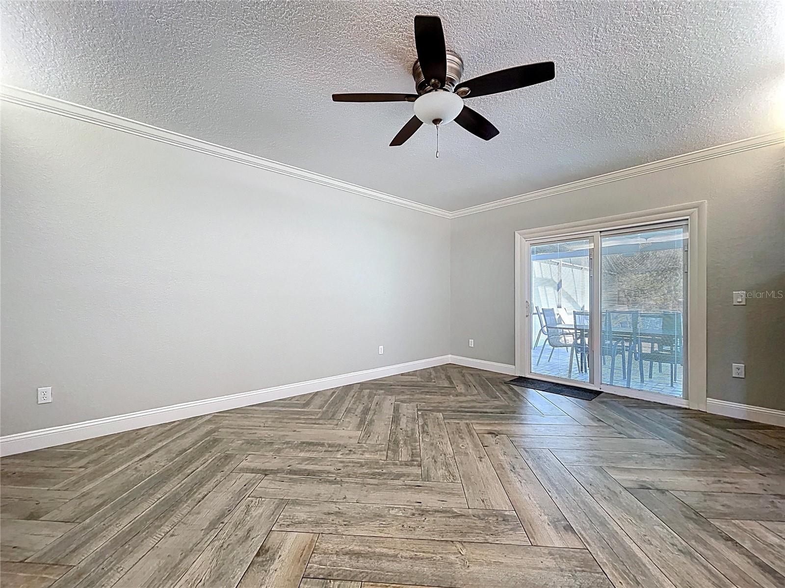 10655 LAKEVIEW DR — photo 26