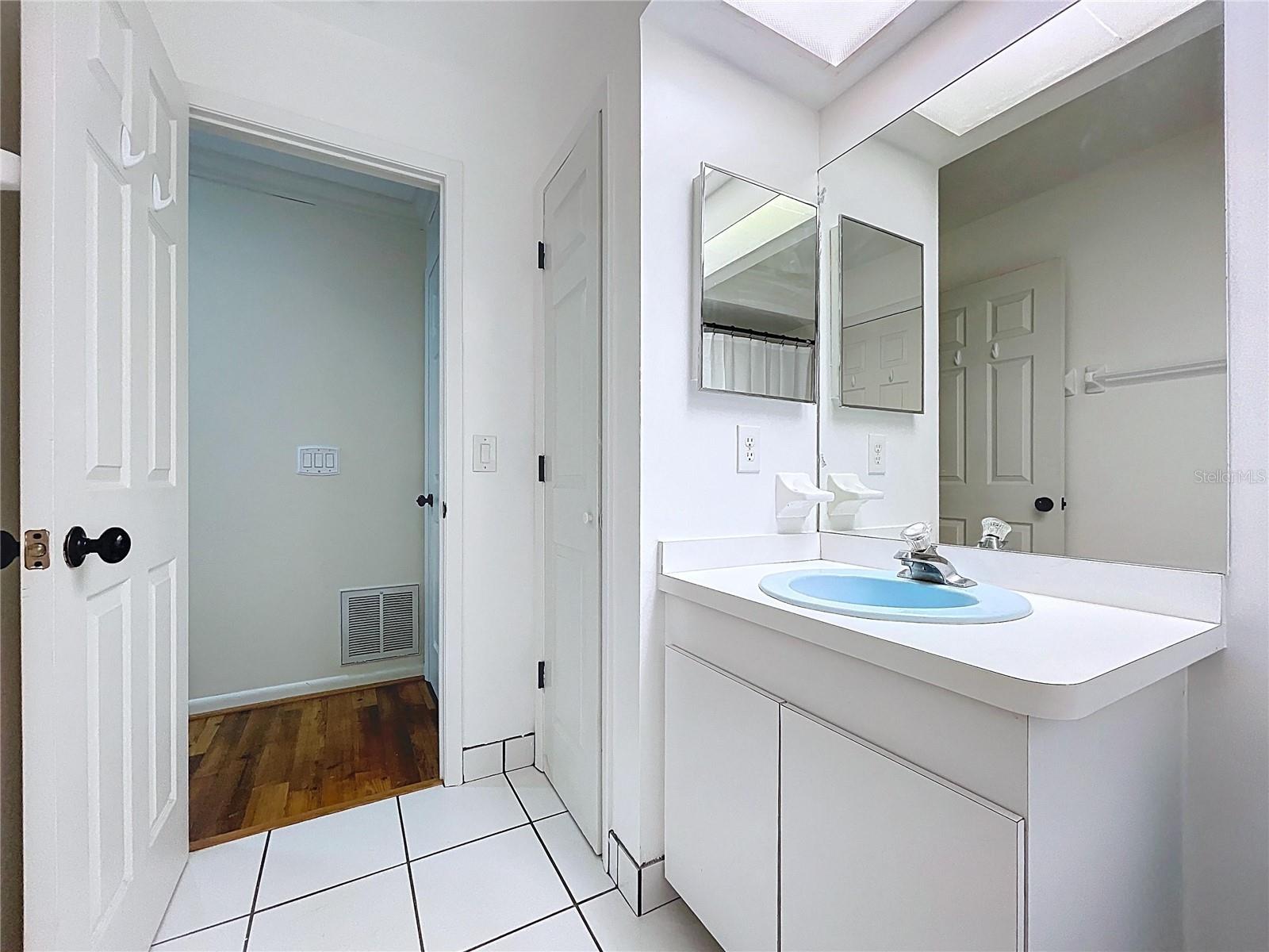 10655 LAKEVIEW DR — photo 49