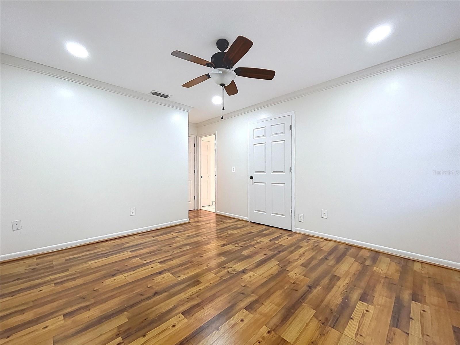 10655 LAKEVIEW DR — photo 46
