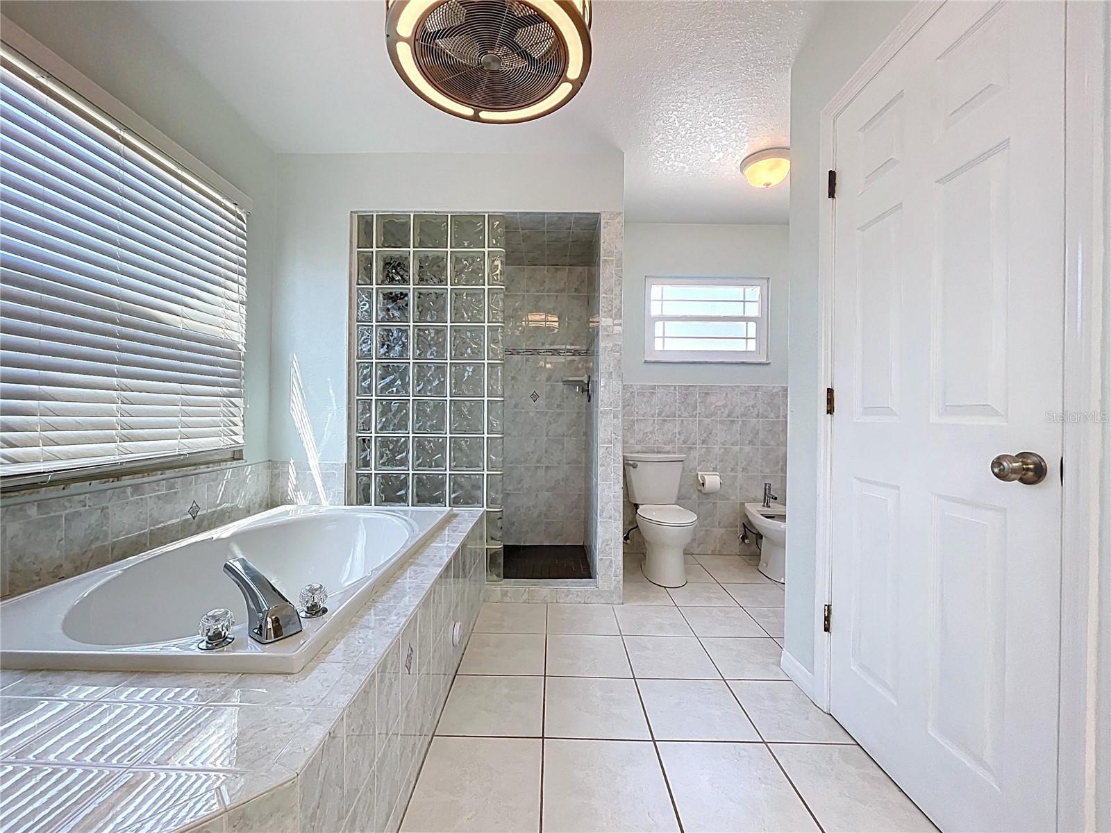 10655 LAKEVIEW DR — photo 38