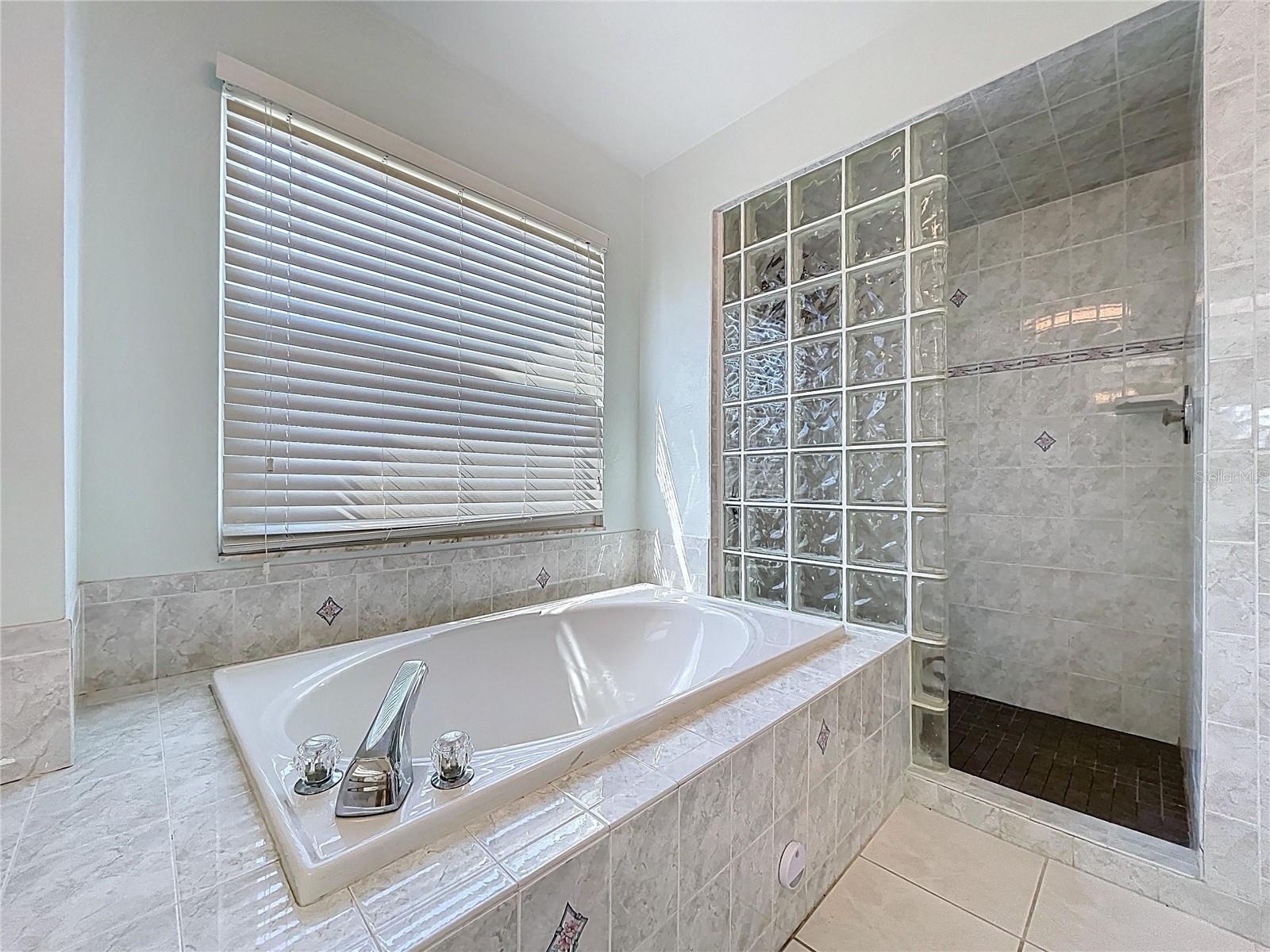 10655 LAKEVIEW DR — photo 37