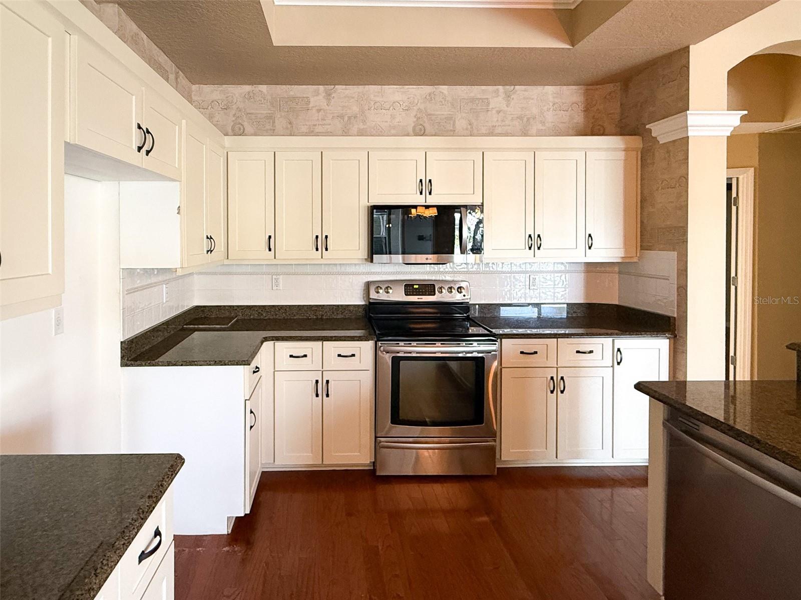 8506 CORAL CREEK LOOP — photo 18
