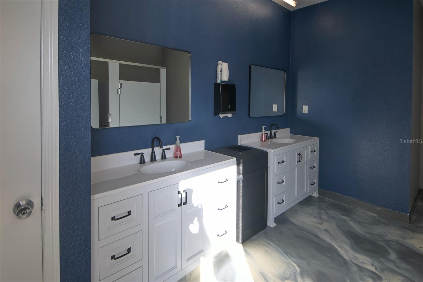 8506 CORAL CREEK LOOP — photo 42