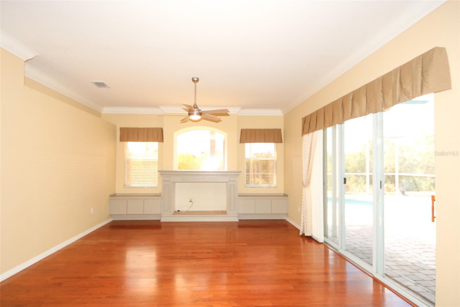 8506 CORAL CREEK LOOP — photo 9