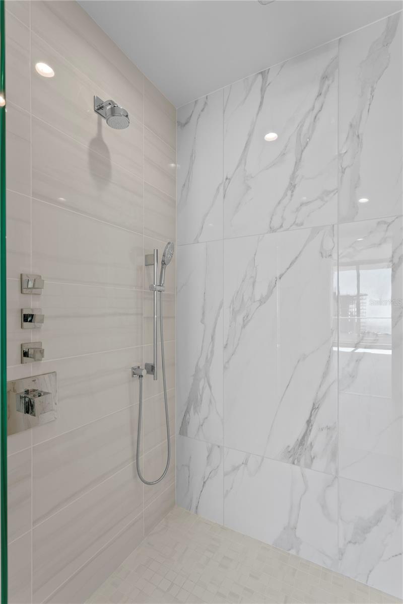 400 CENTRAL AVE #2806 — photo 33