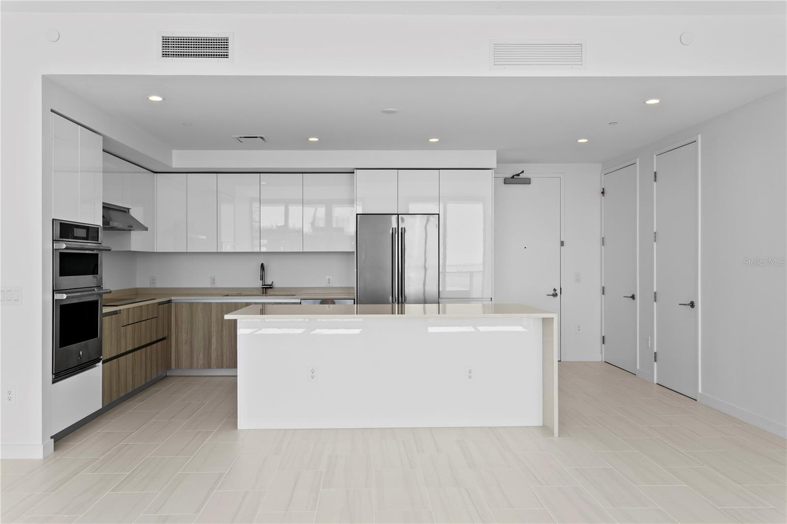 400 CENTRAL AVE #2806 — photo 17