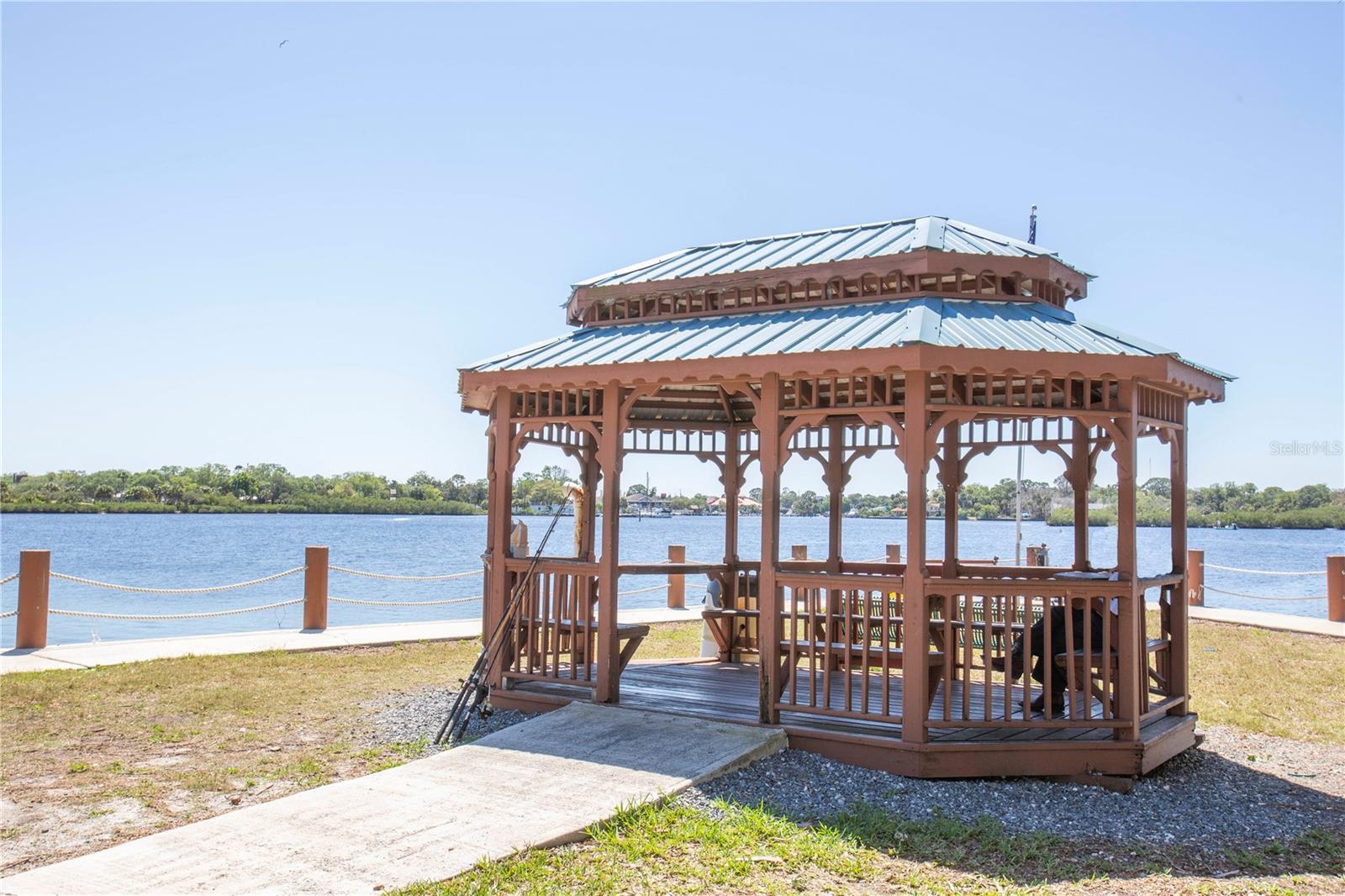 5274 MILLER BAYOU DR — photo 9