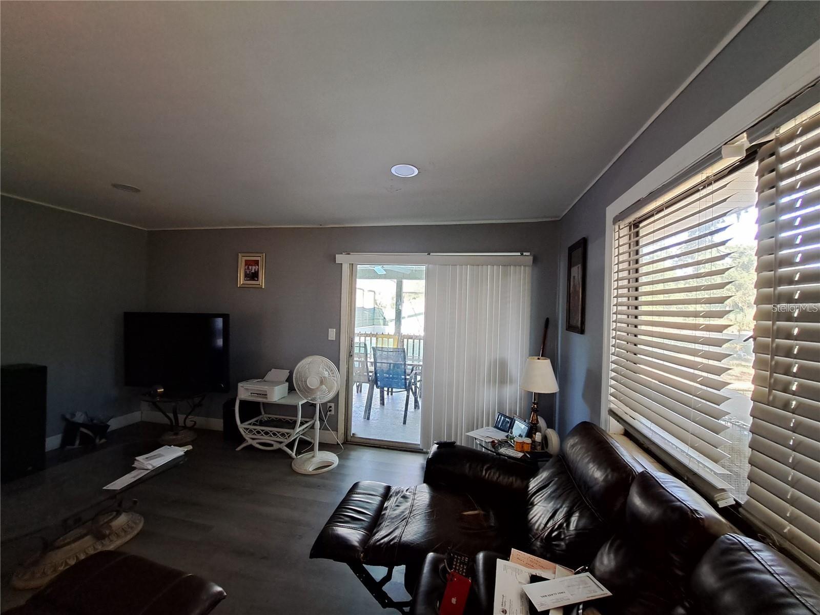 2814 N MARYLAND AVE — photo 12