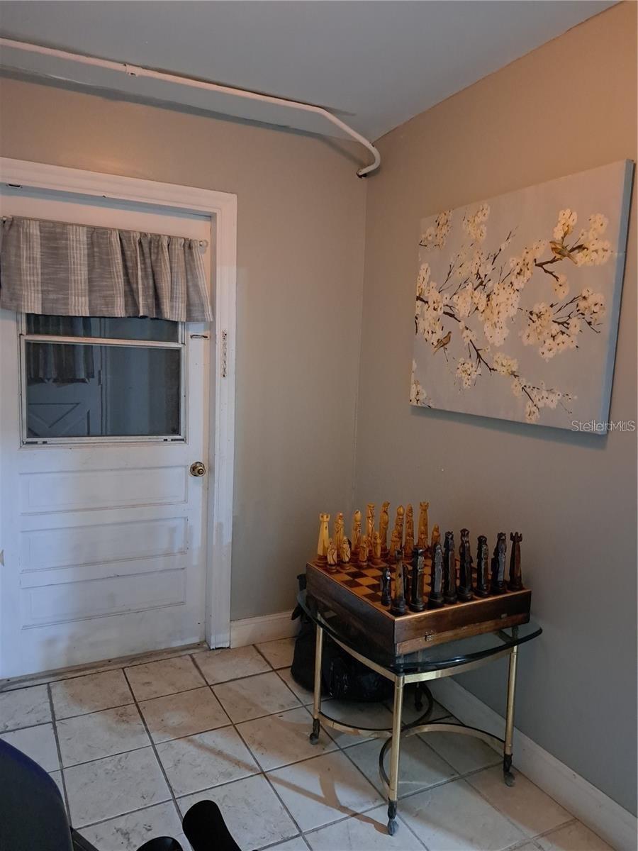 2814 N MARYLAND AVE — photo 31