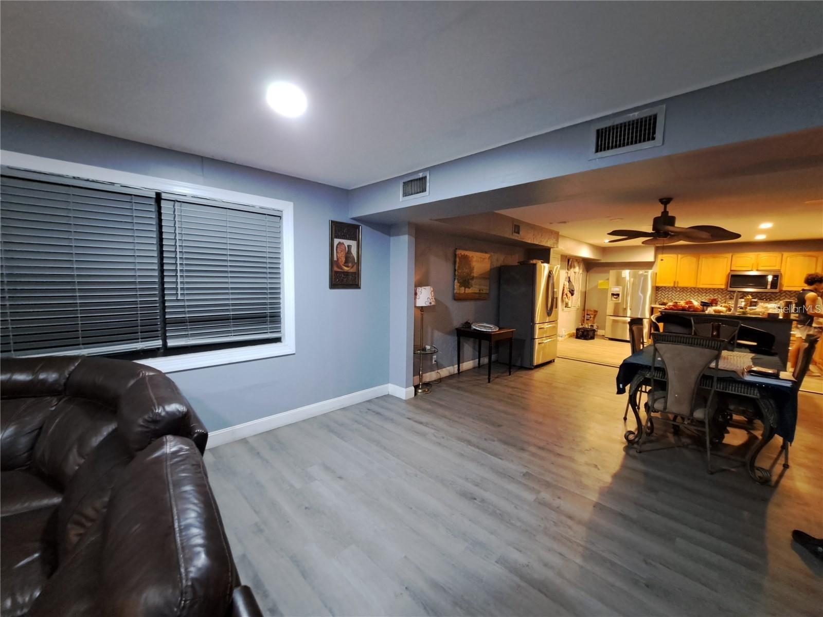 2814 N MARYLAND AVE — photo 19