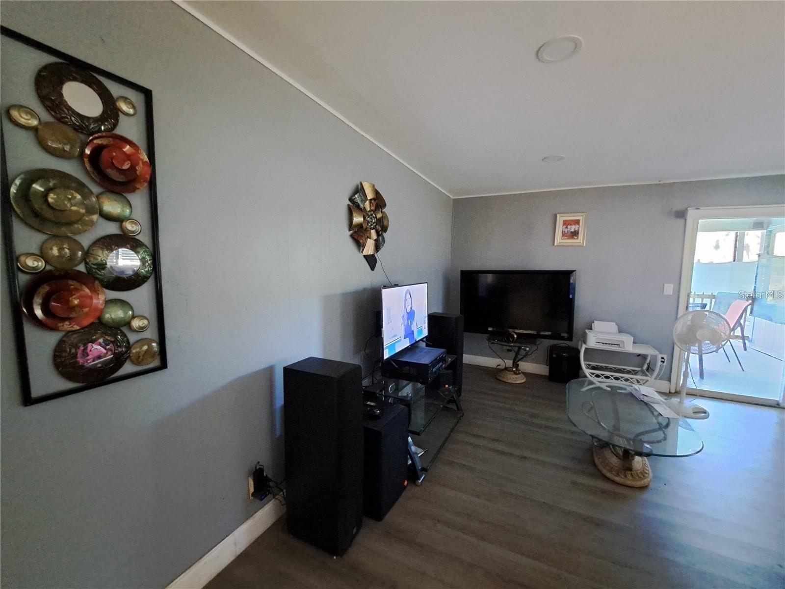2814 N MARYLAND AVE — photo 22