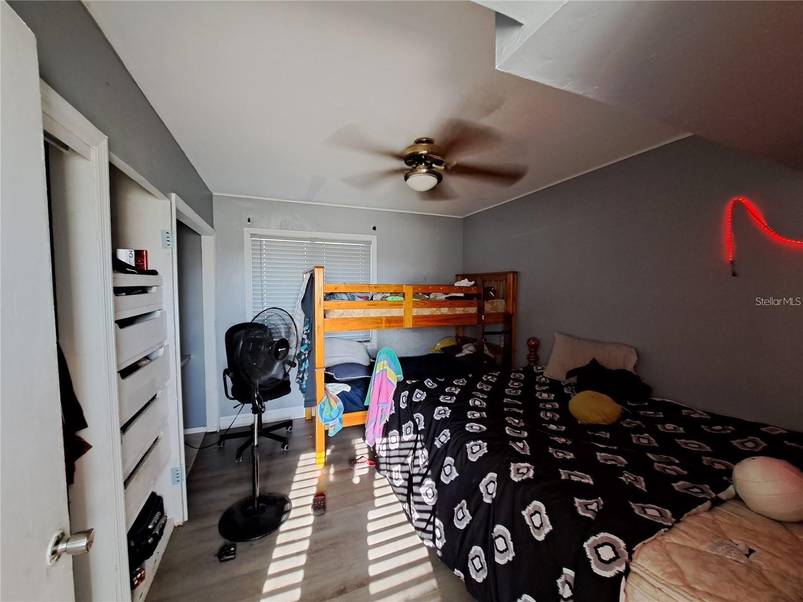 2814 N MARYLAND AVE — photo 25