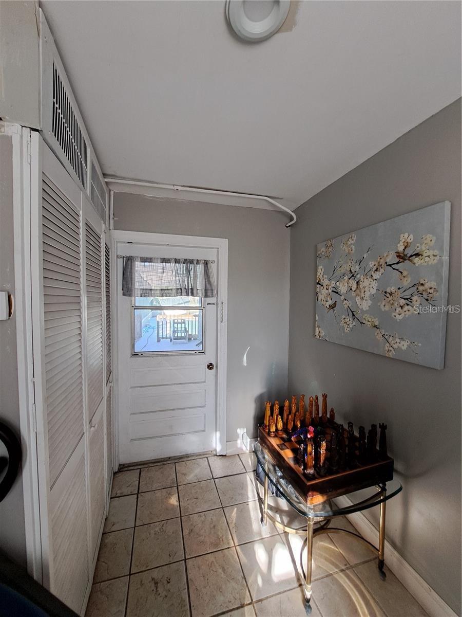 2814 N MARYLAND AVE — photo 24
