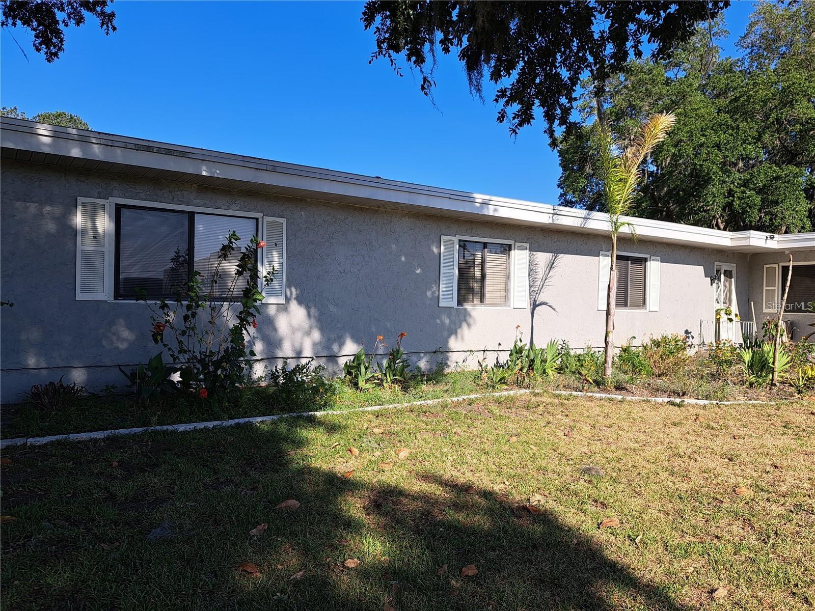 2814 N MARYLAND AVE — photo 4