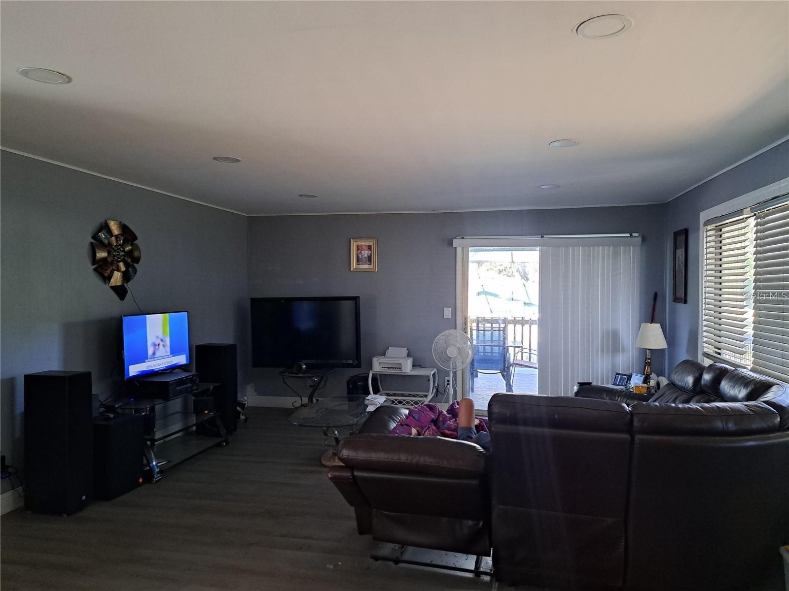 2814 N MARYLAND AVE — photo 28